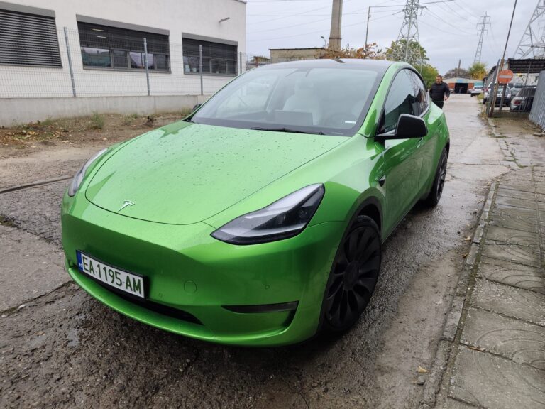 Tesla Model Y 2021 – такси на лизинг